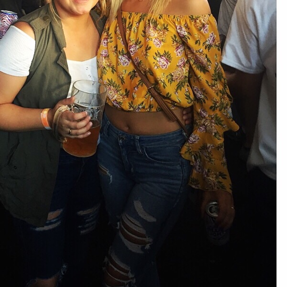 Flower yellow/goldish off the shoulder shirt